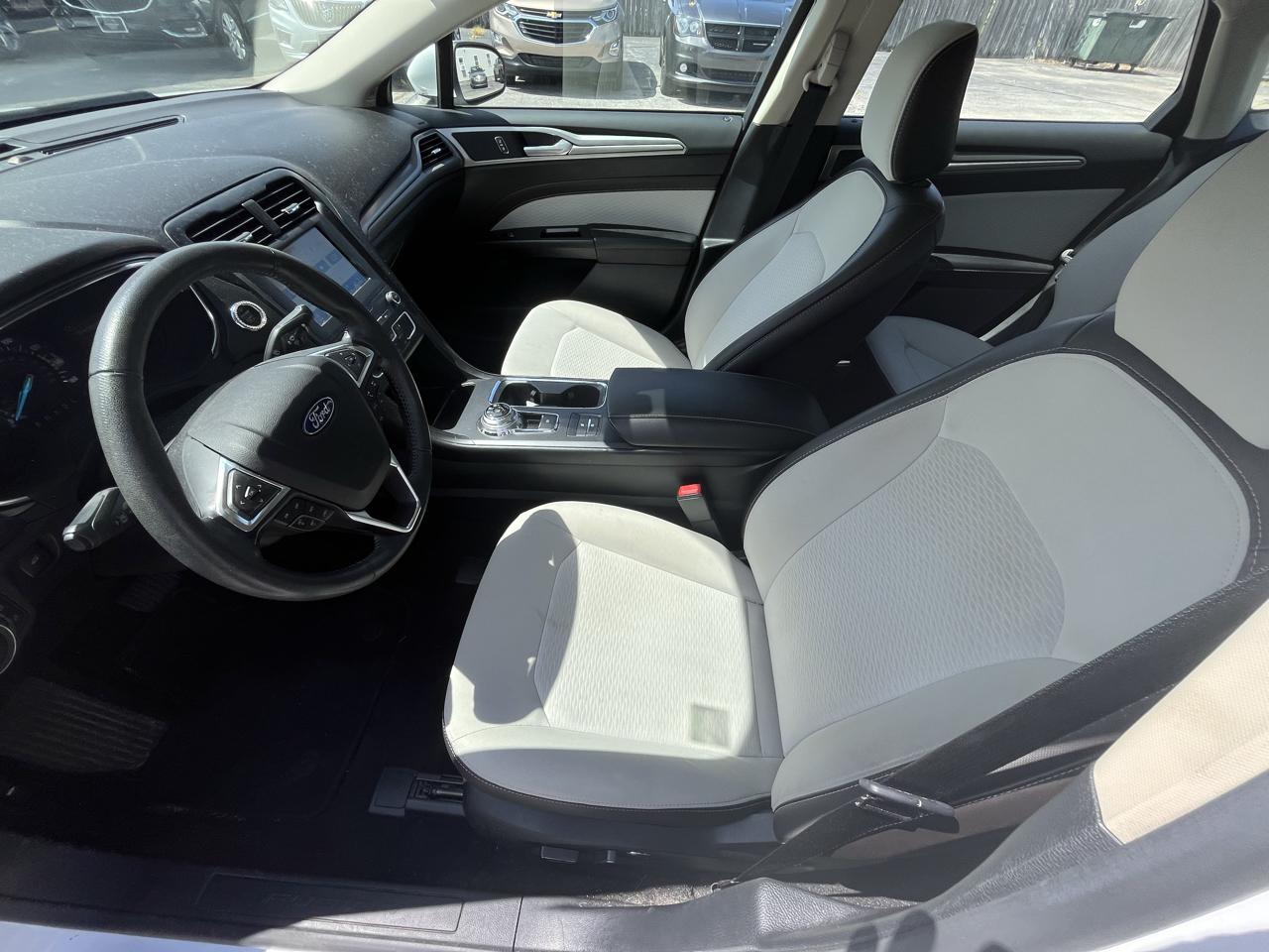 Ford Fusion SE 2020