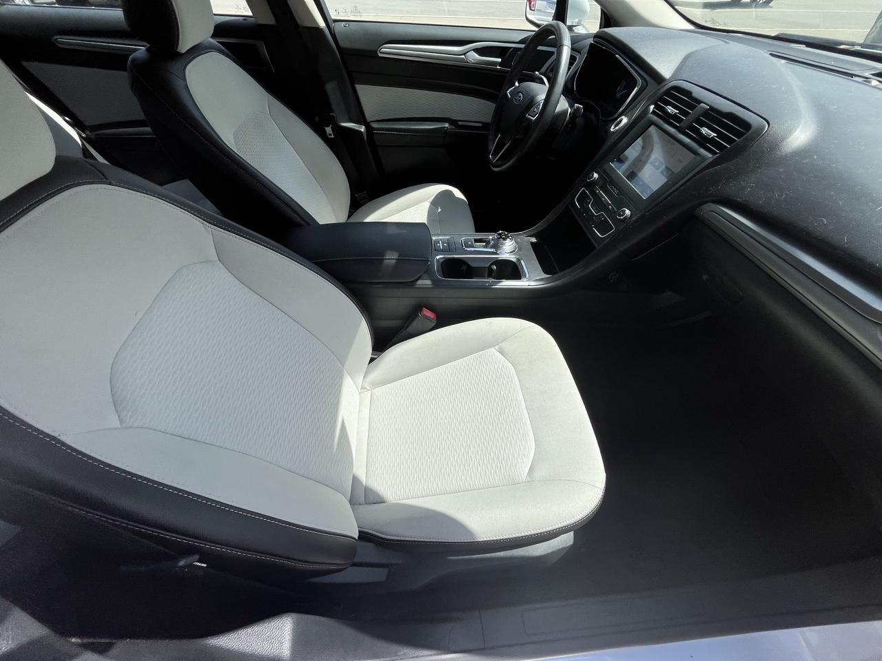 Ford Fusion SE 2020