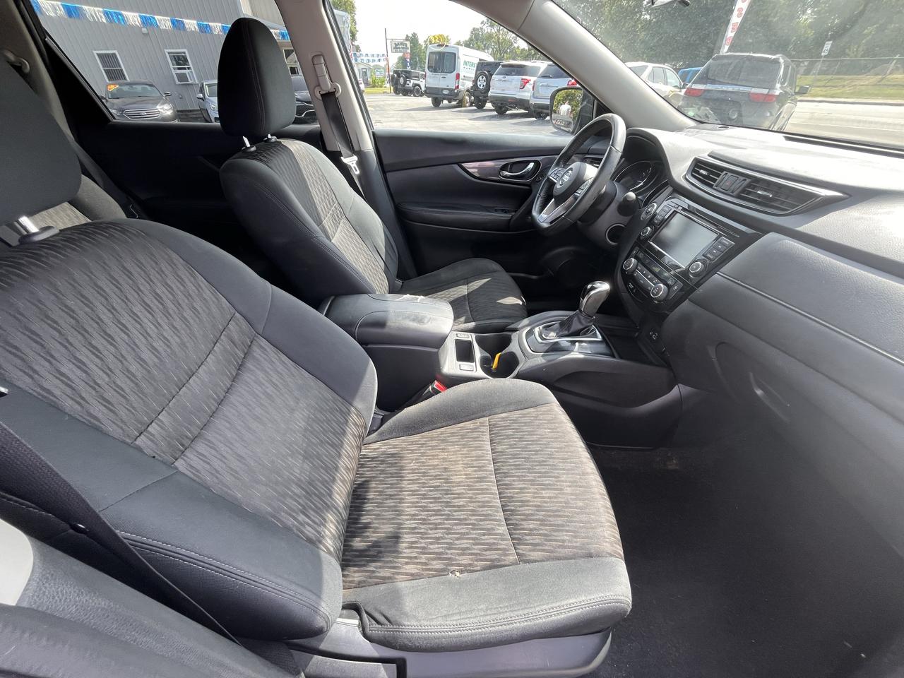 Nissan Rogue SV FWD 2018