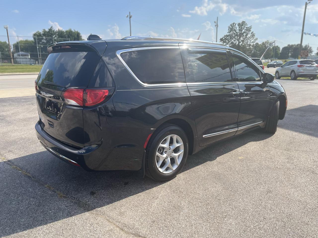 Chrysler Pacifica Touring-L Plus 2017