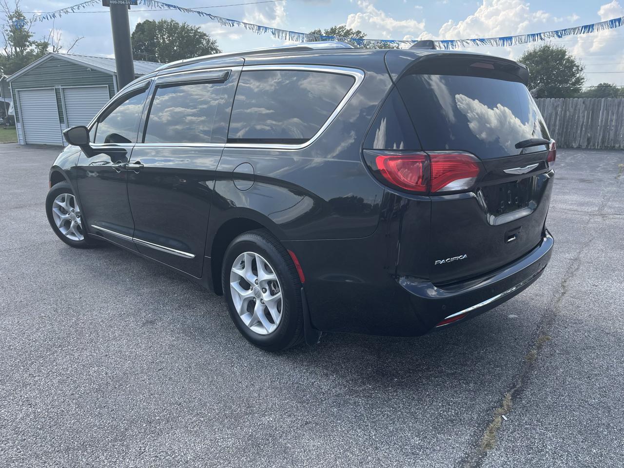 Chrysler Pacifica Touring-L Plus 2017