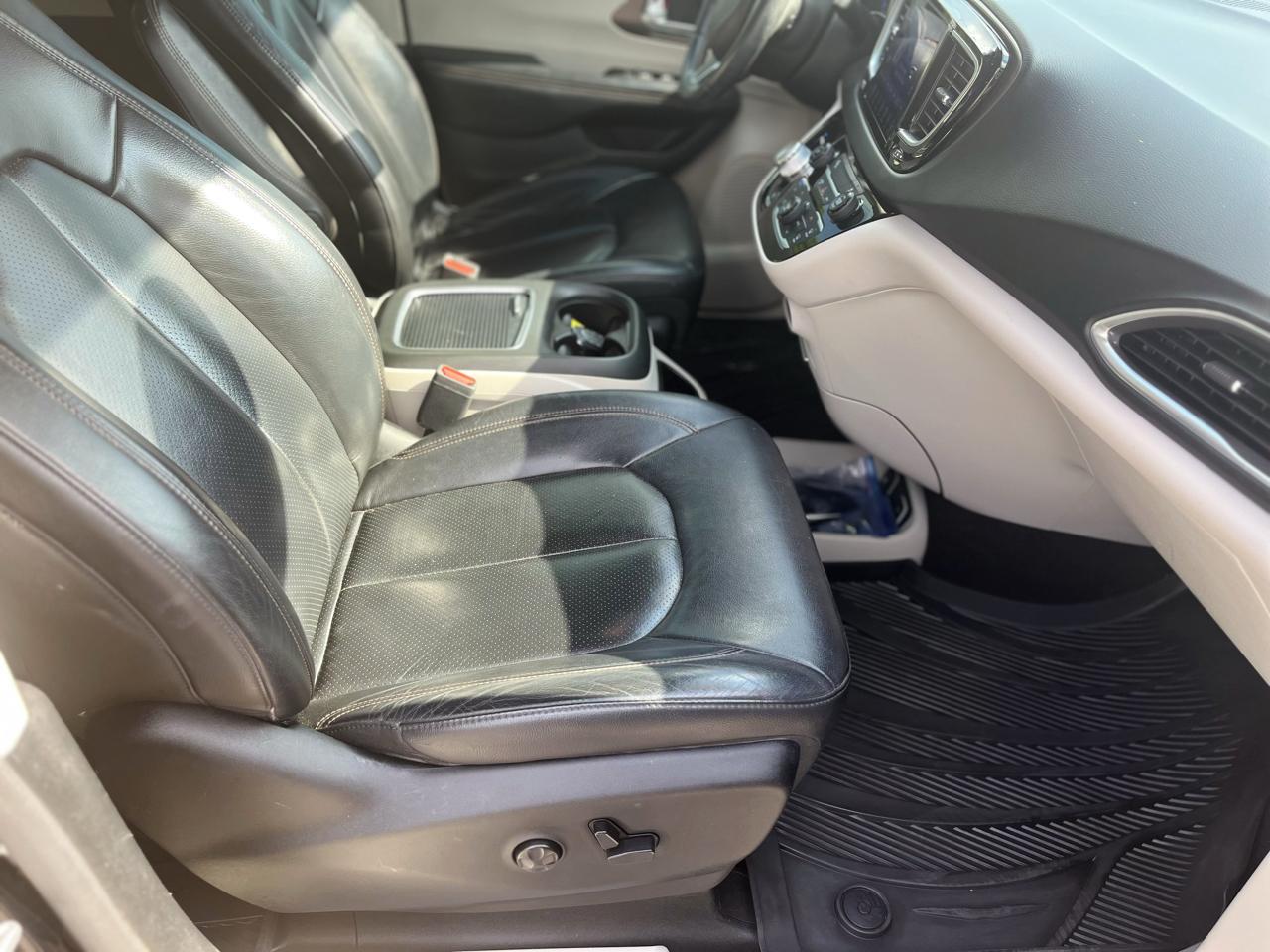 Chrysler Pacifica Touring-L Plus 2017