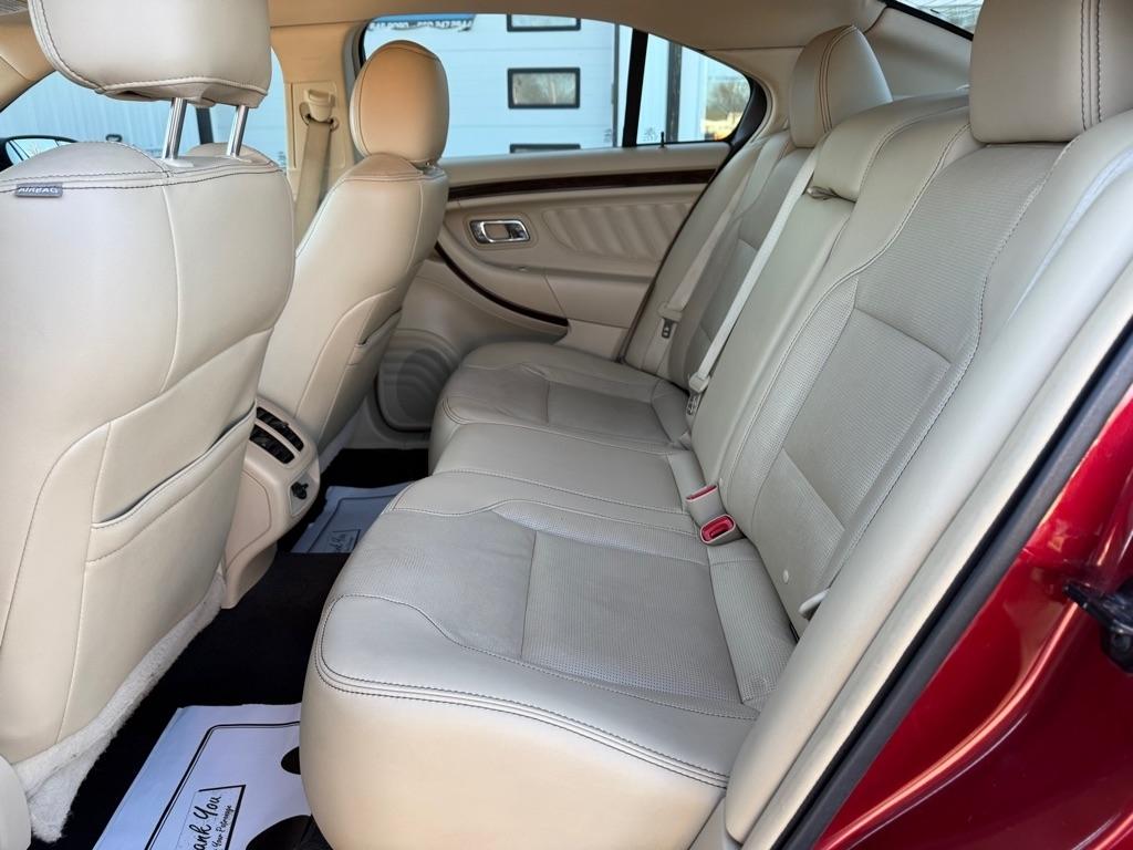 Ford Taurus Limited FWD 2015