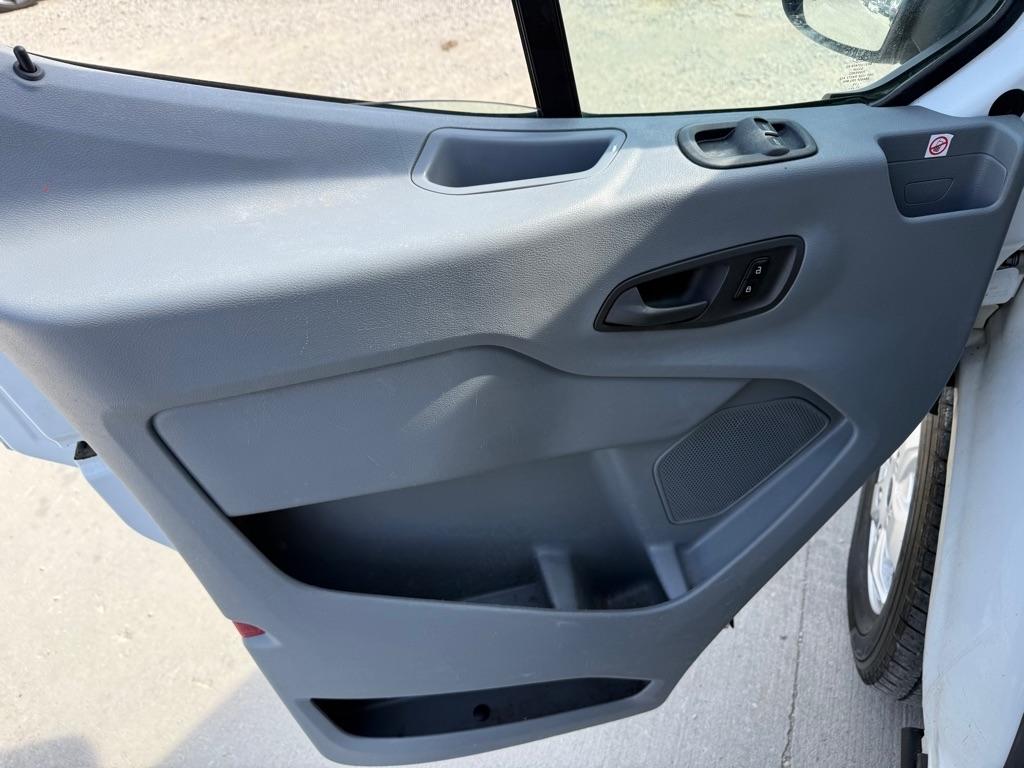 Ford Transit 350 Wagon Med. Roof XL w/Sliding Pass. 148-in. WB 2019
