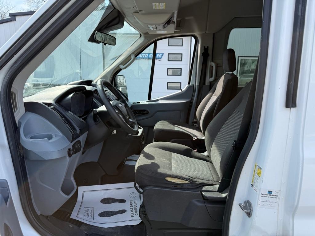 Ford Transit 350 Wagon Med. Roof XL w/Sliding Pass. 148-in. WB 2019