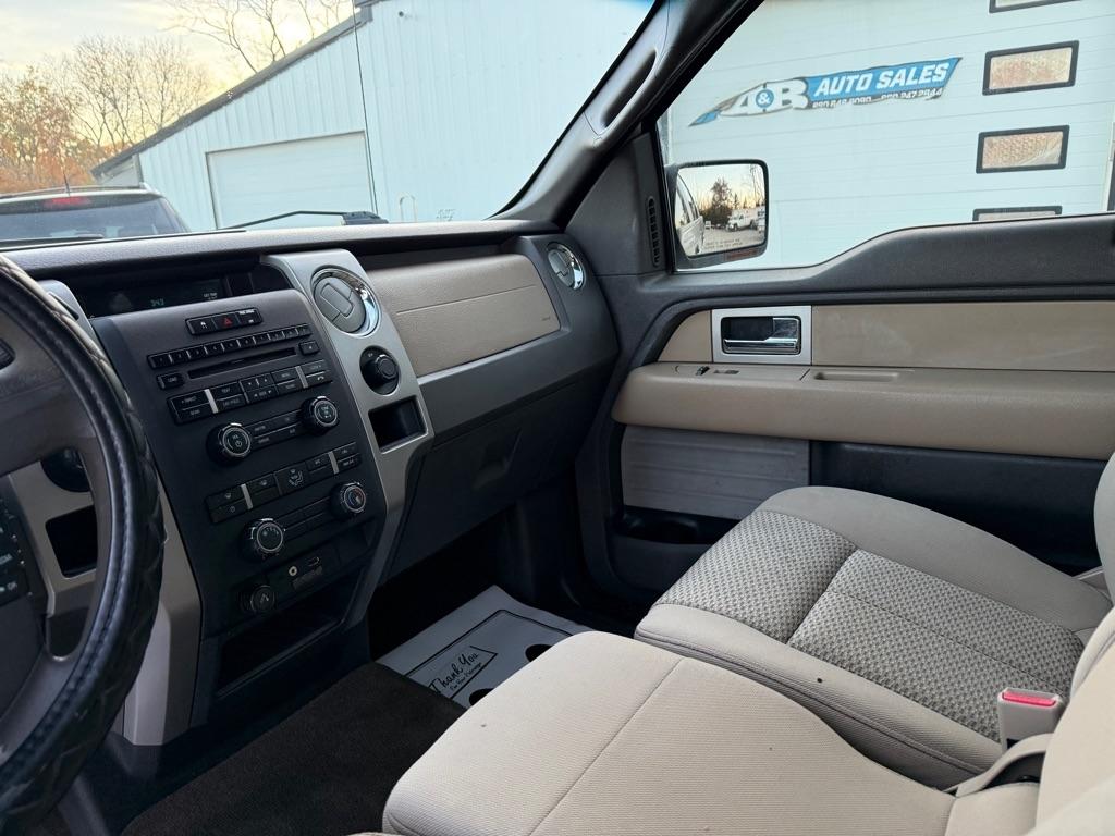 Ford F-150 XL SuperCrew 5.5-ft. Bed 4WD 2010