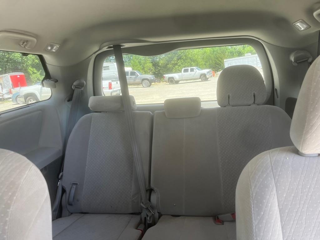 Toyota Sienna LE 7-Passenger AWD 2017