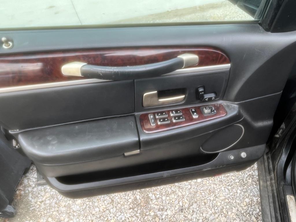 Lincoln Town Car Executive Limo 2008