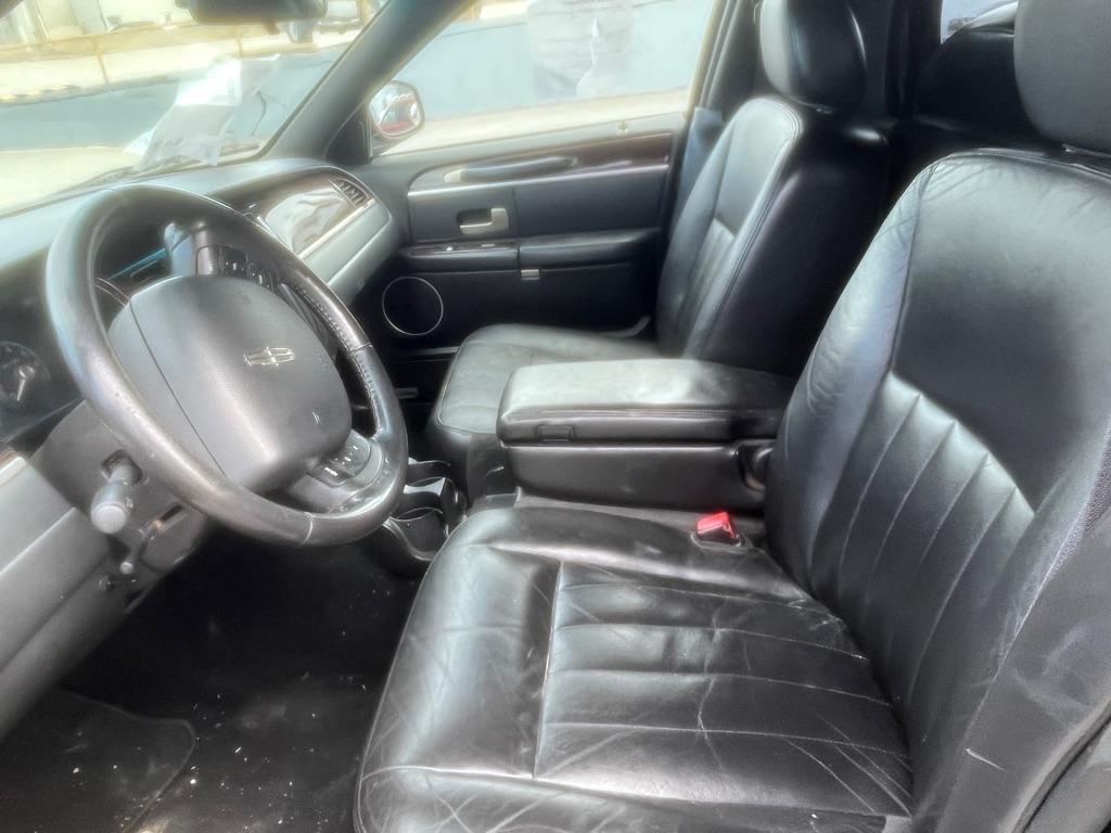 Lincoln Town Car Executive Limo 2008
