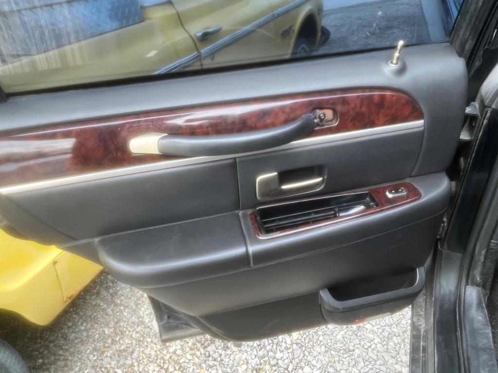 Lincoln Town Car Executive Limo 2008
