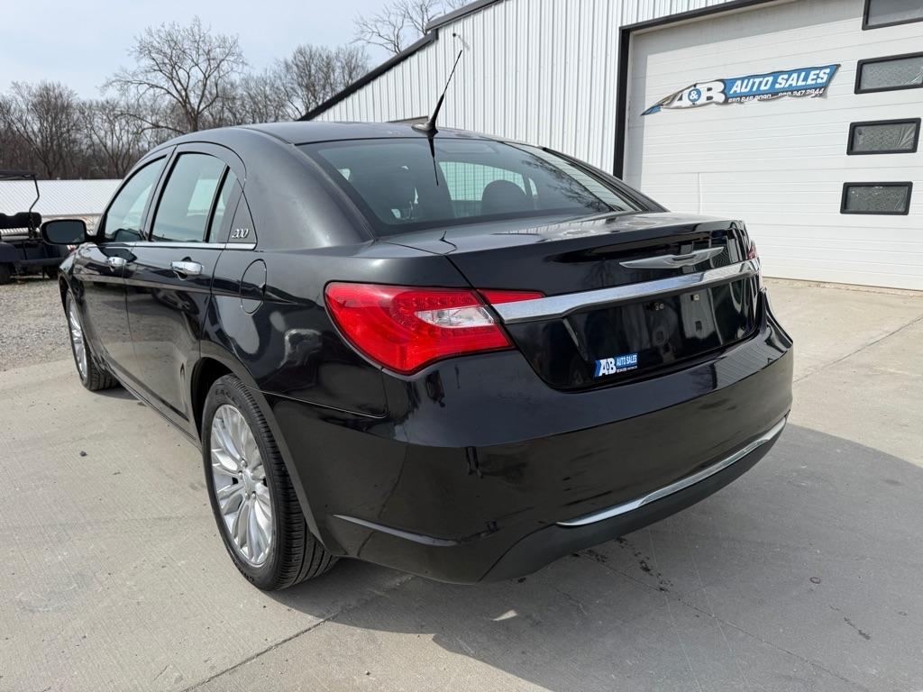 Chrysler 200 Limited 2011