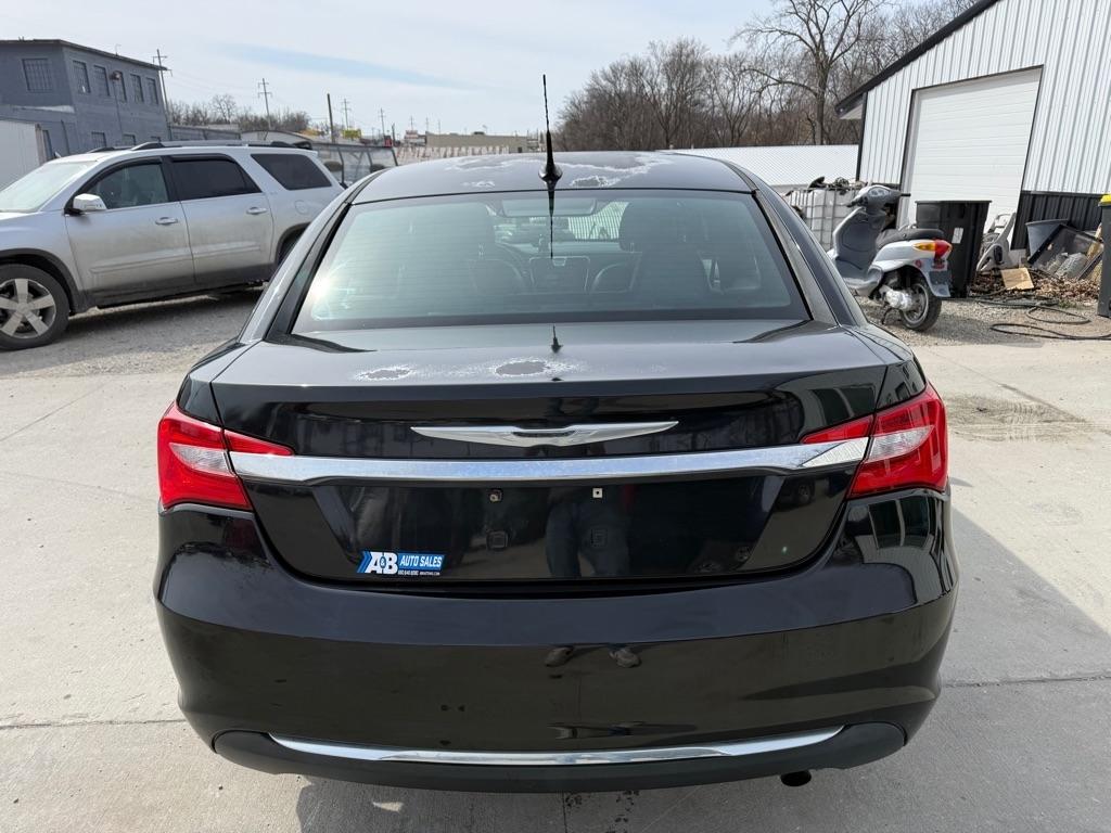 Chrysler 200 Limited 2011