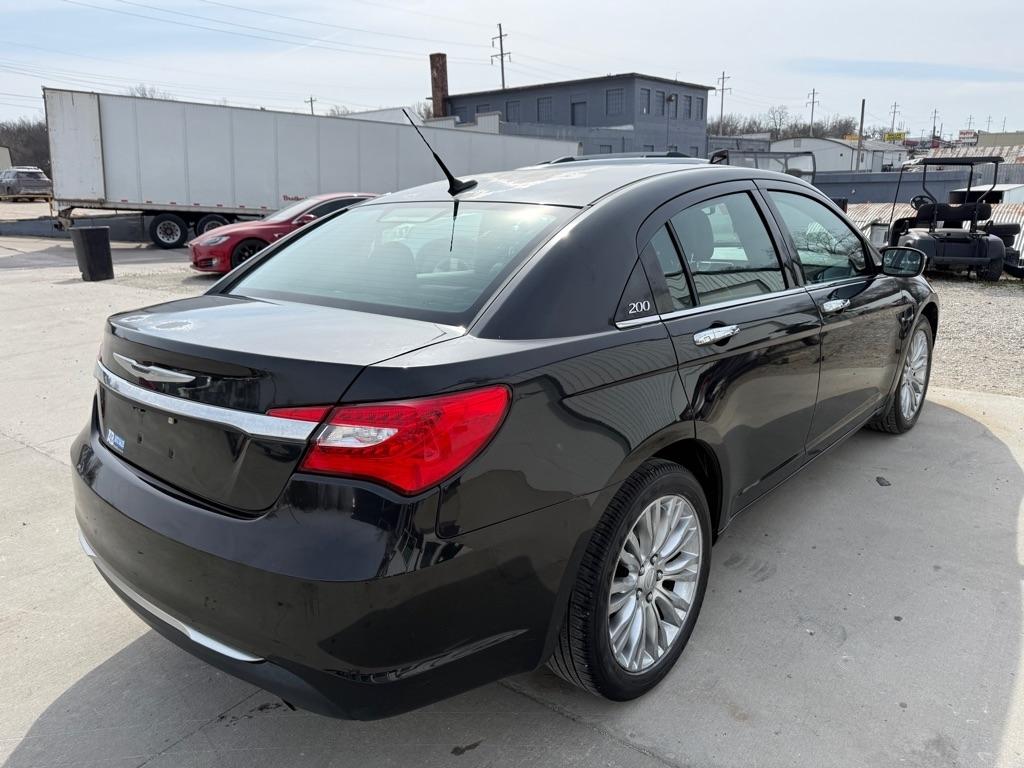 Chrysler 200 Limited 2011