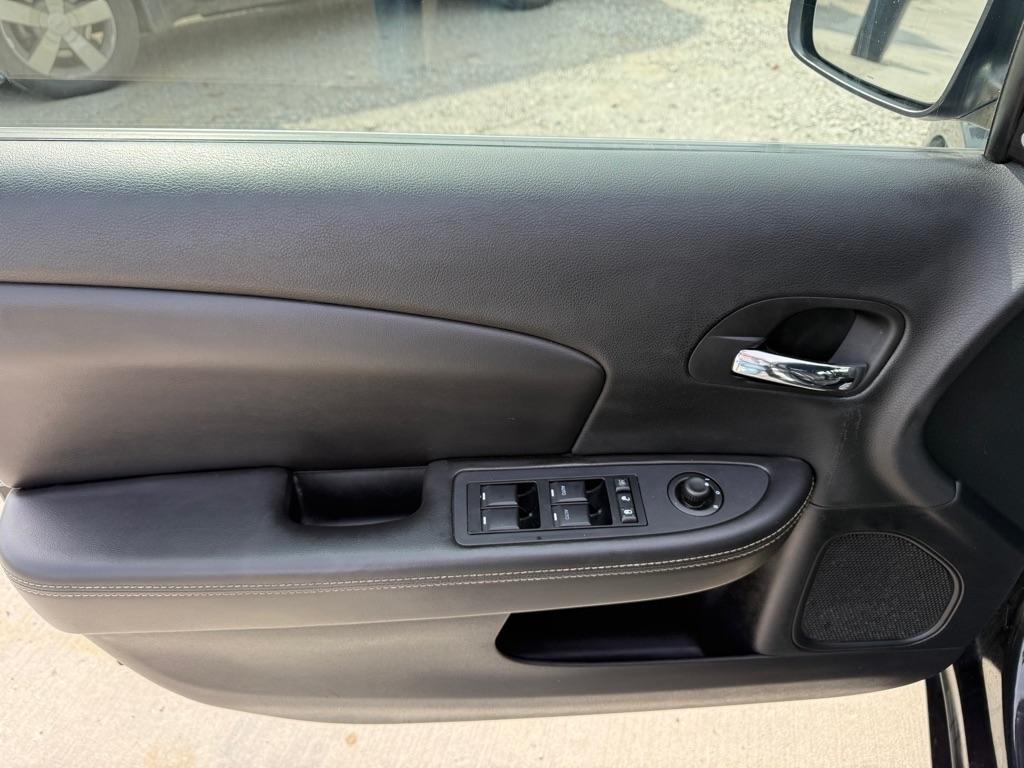 Chrysler 200 Limited 2011