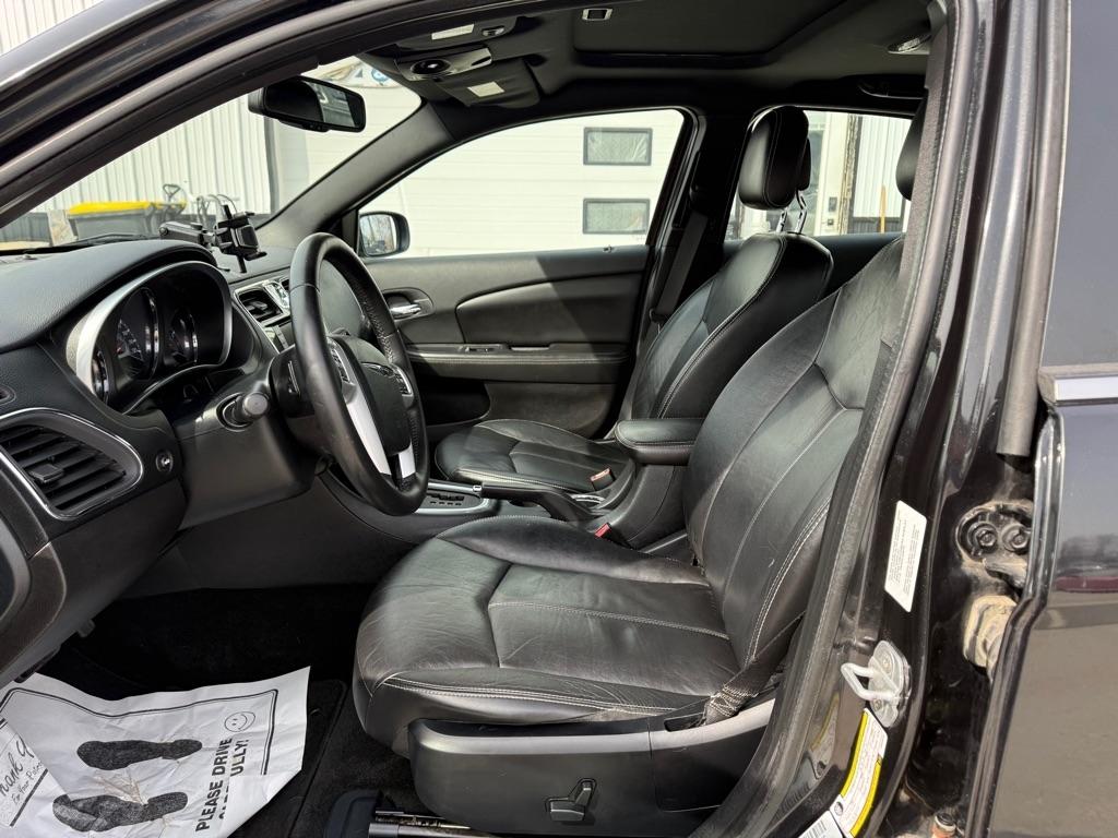 Chrysler 200 Limited 2011