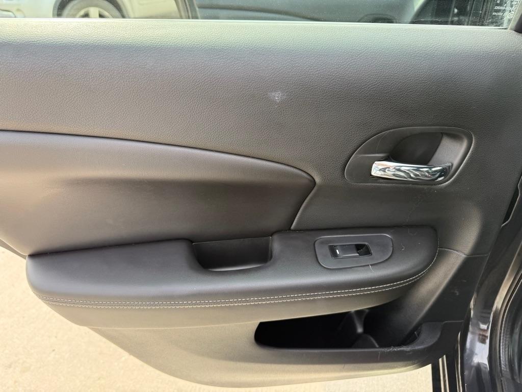 Chrysler 200 Limited 2011