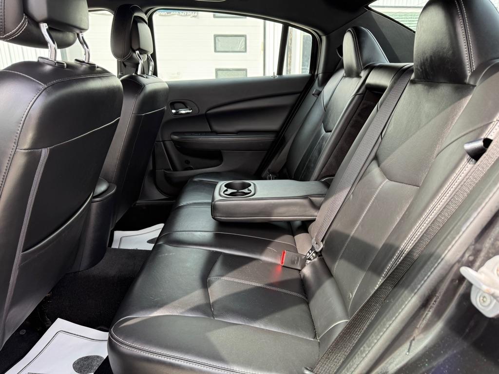 Chrysler 200 Limited 2011