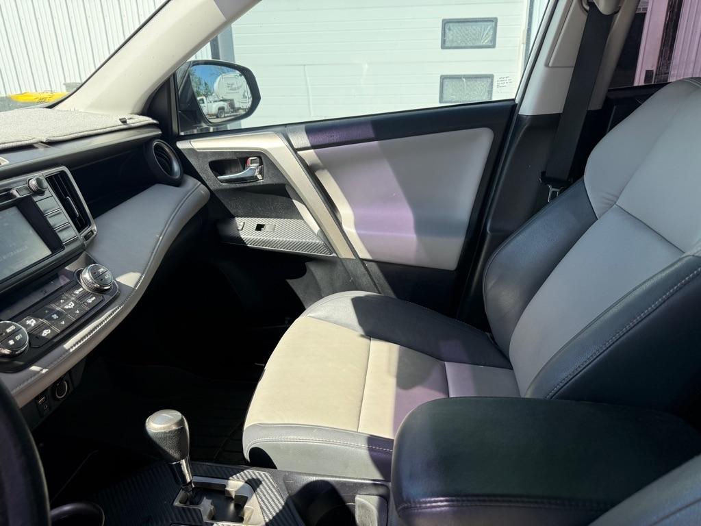 Toyota RAV4 Limited FWD 2015
