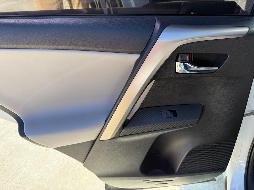Toyota RAV4 Limited FWD 2015