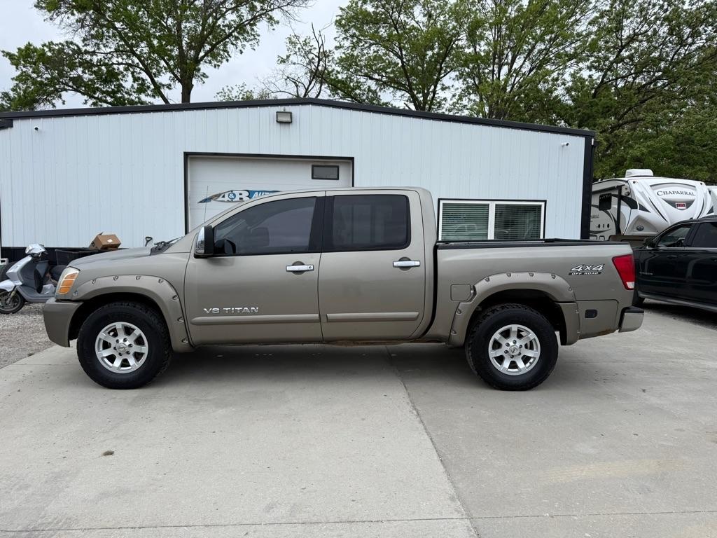 Nissan Titan XE Crew Cab 4WD 2007