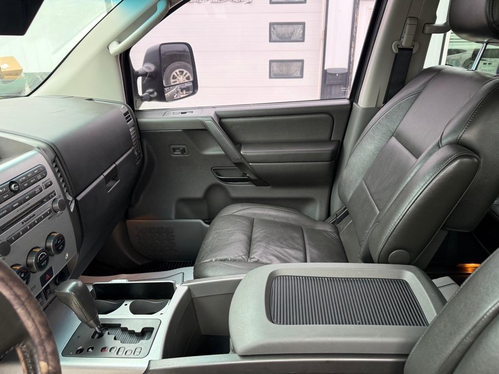 Nissan Titan XE Crew Cab 4WD 2007