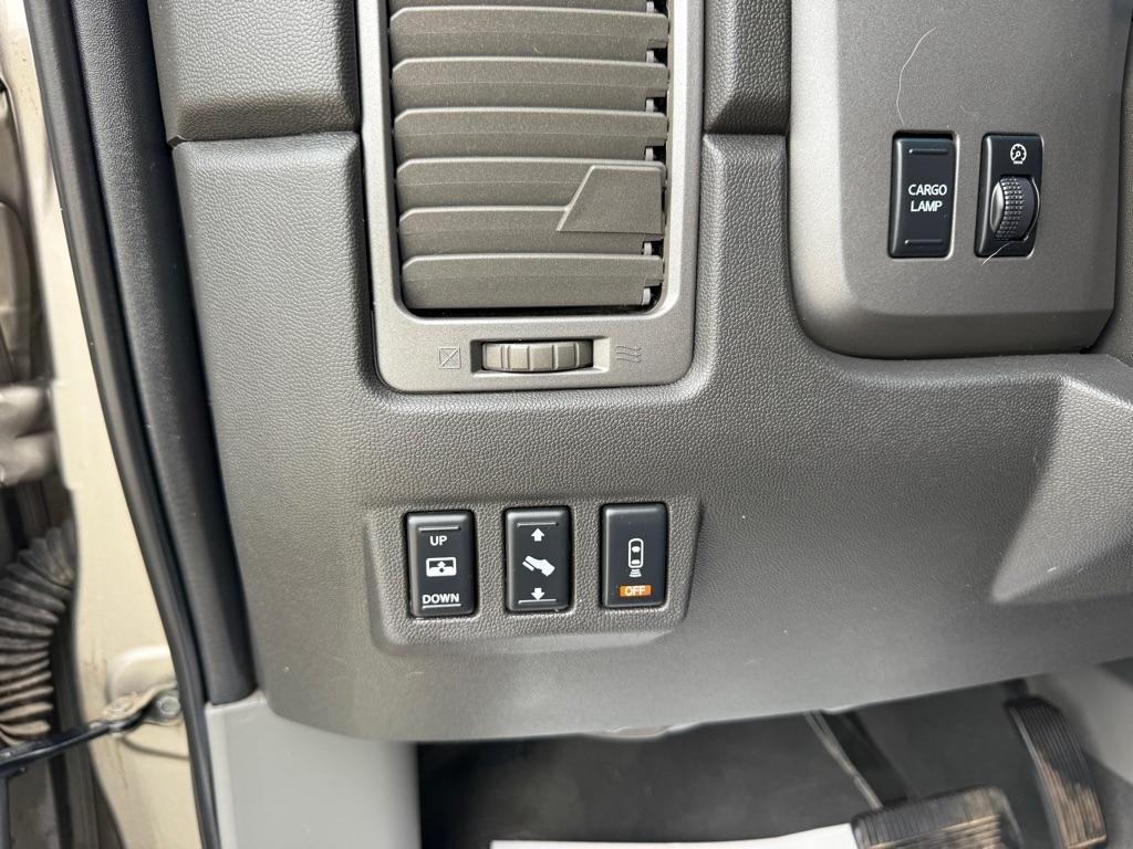 Nissan Titan XE Crew Cab 4WD 2007