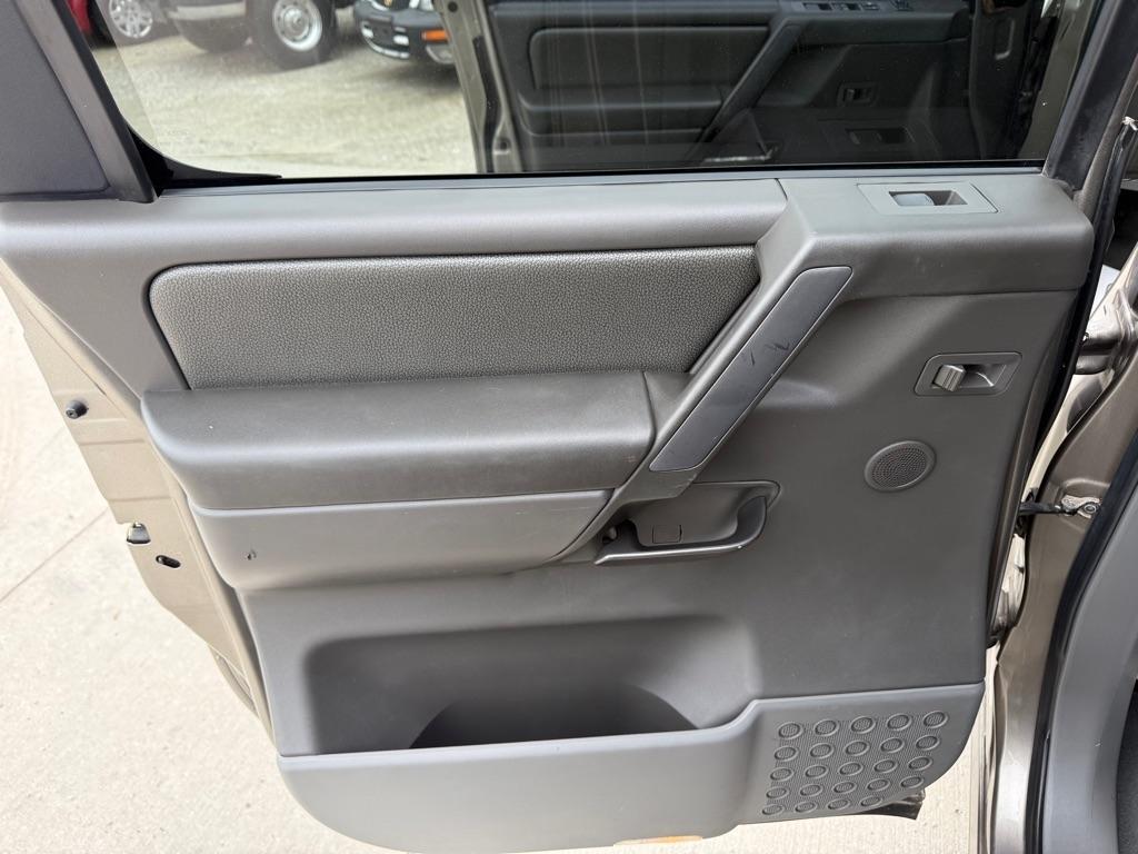 Nissan Titan XE Crew Cab 4WD 2007