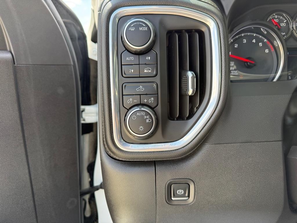 Chevrolet Silverado 1500 Limited LT Crew Cab 4WD 2022