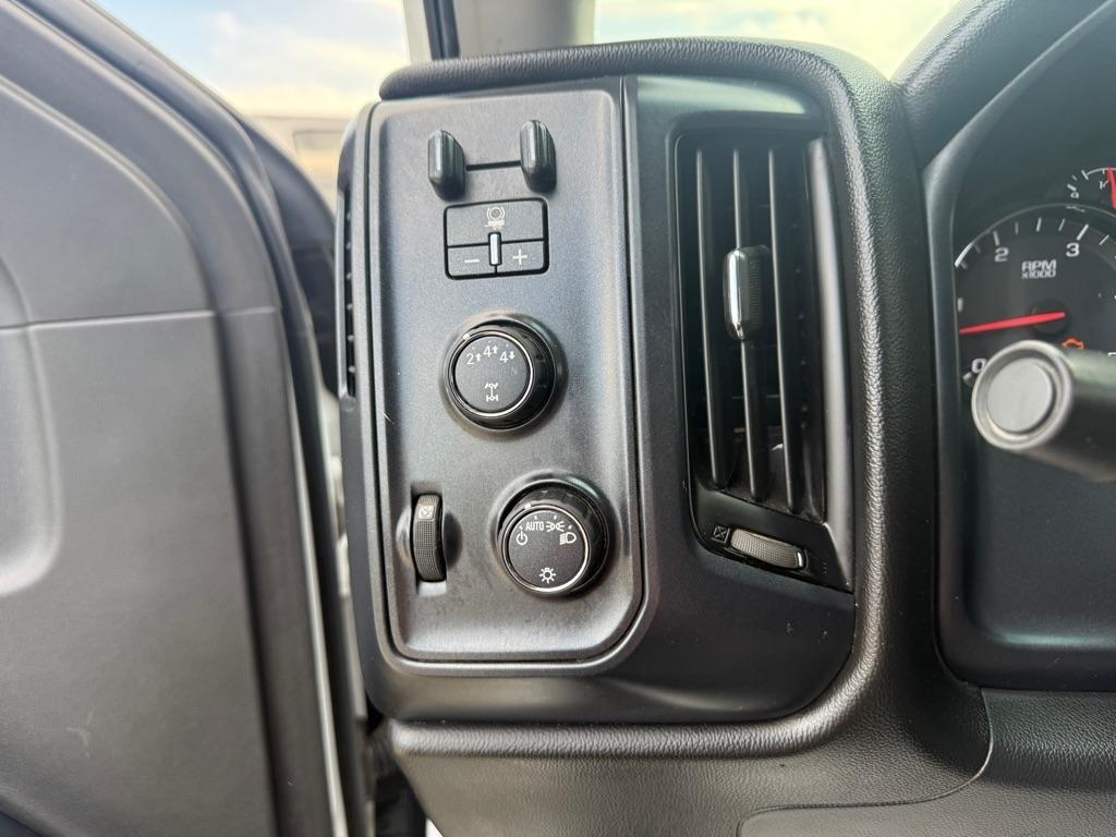 Chevrolet Silverado 3500HD Work Truck Crew Cab 4WD 2017