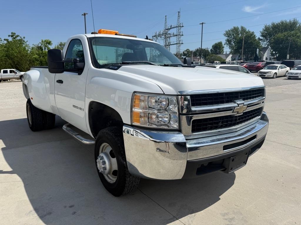 Chevrolet Silverado 3500HD LT1 Long Box DRW 4WD 2007