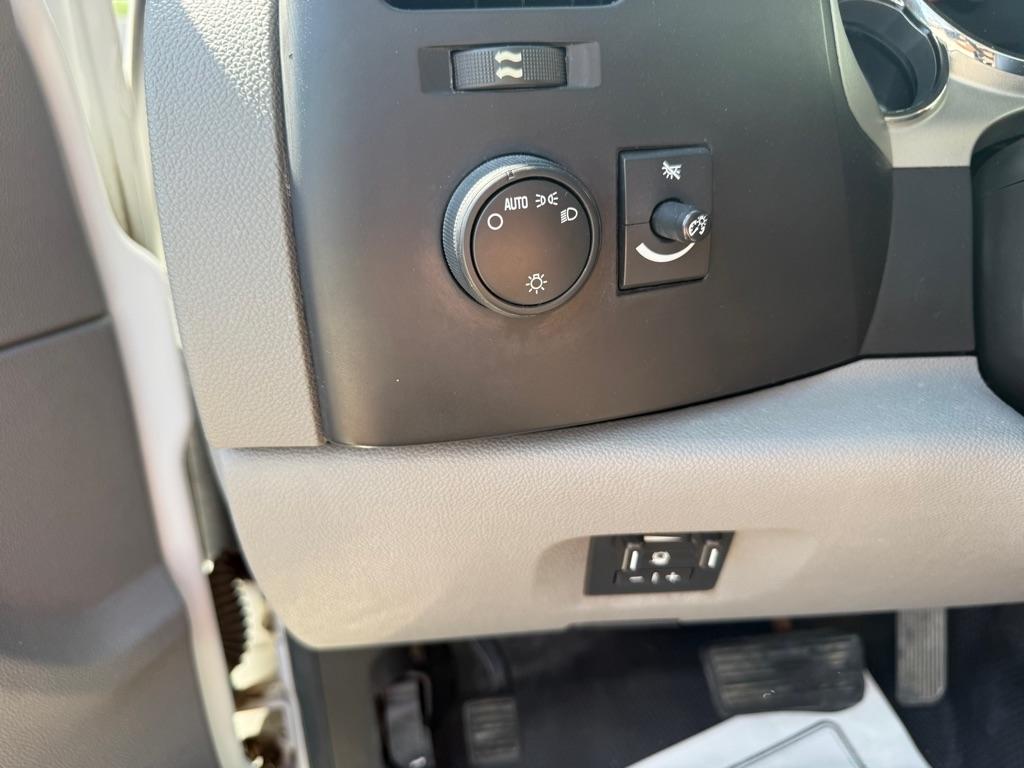 Chevrolet Silverado 3500HD LT1 Long Box DRW 4WD 2007