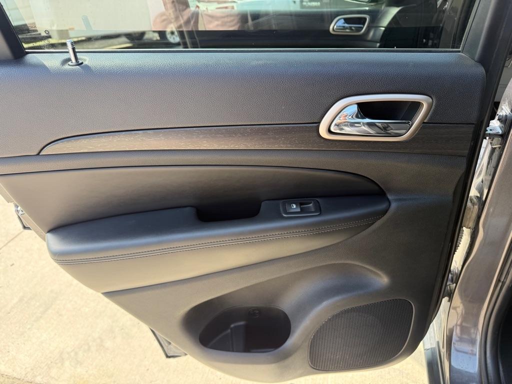 Jeep Grand Cherokee Laredo 4WD 2016