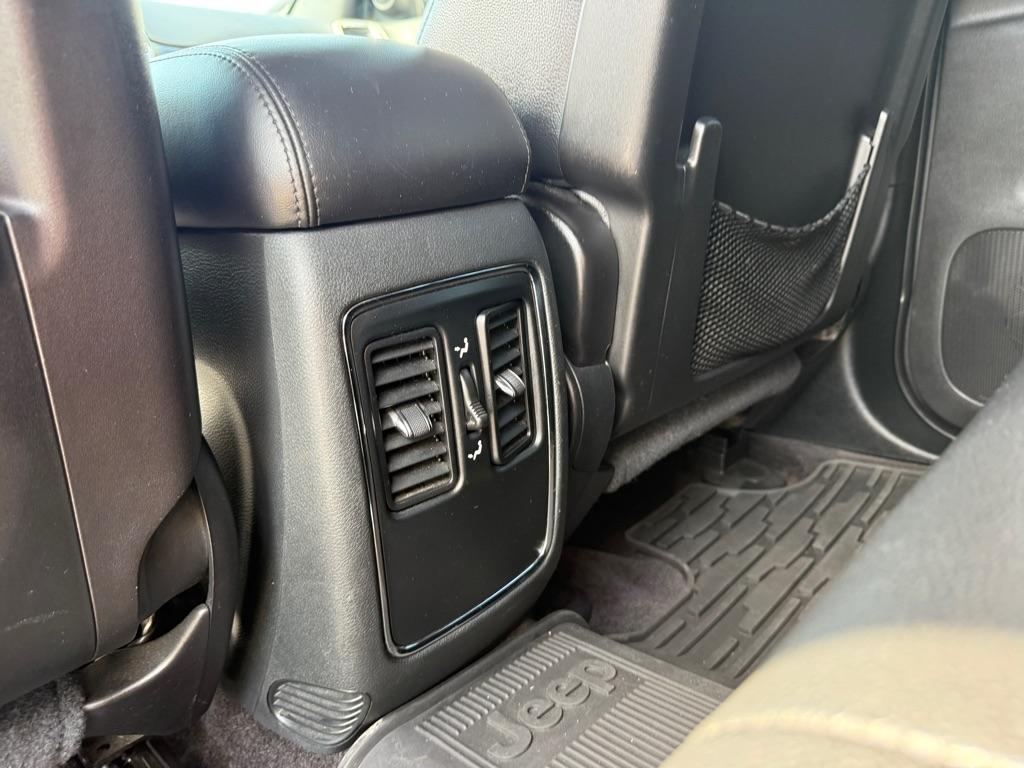 Jeep Grand Cherokee Laredo 4WD 2016
