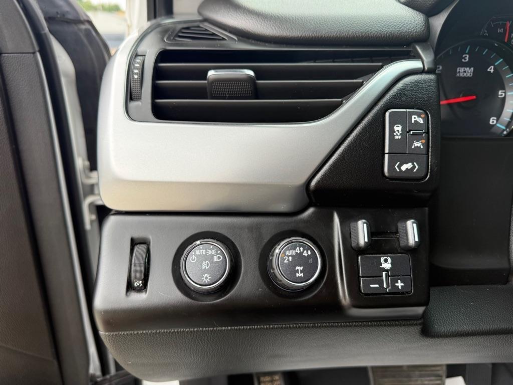Chevrolet Suburban LT 4WD 2020