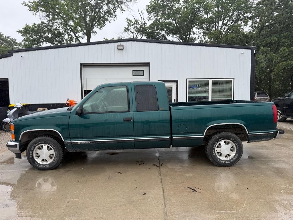 1996 Chevrolet C/K 1500 Ext. Cab 6.5-ft. Bed 2WD