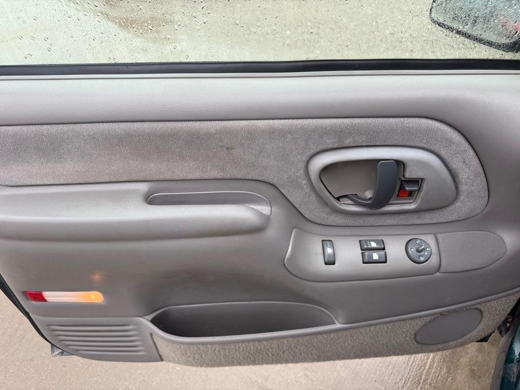 Chevrolet C/K 1500 Ext. Cab 6.5-ft. Bed 2WD 1996