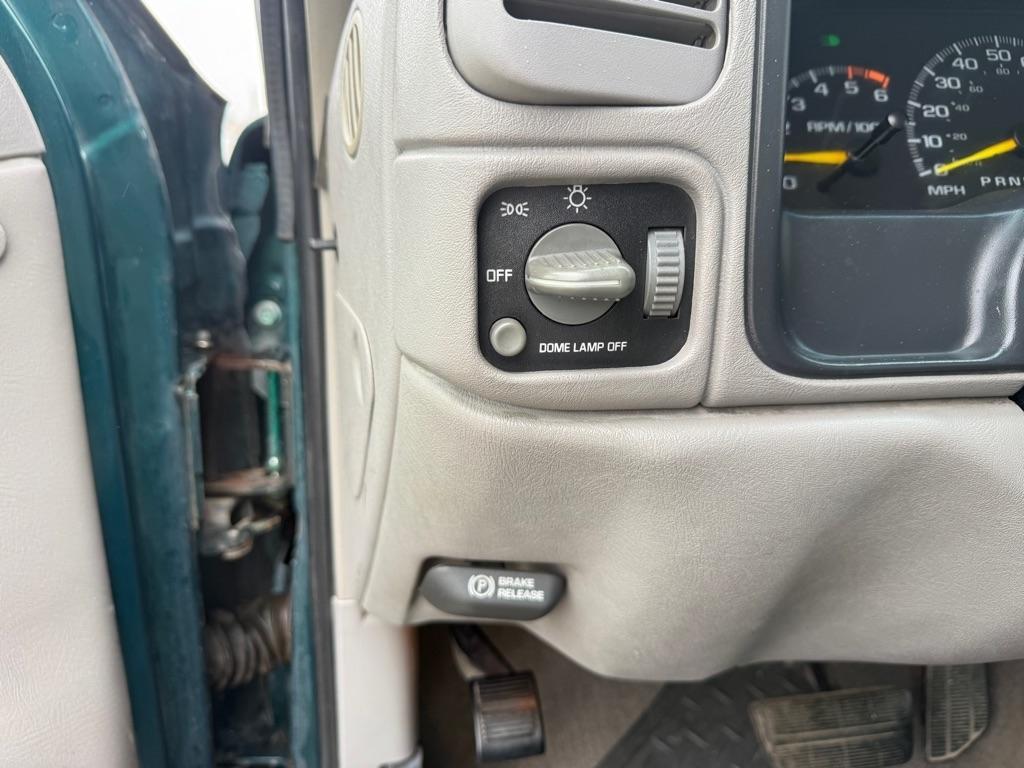 Chevrolet C/K 1500 Ext. Cab 6.5-ft. Bed 2WD 1996