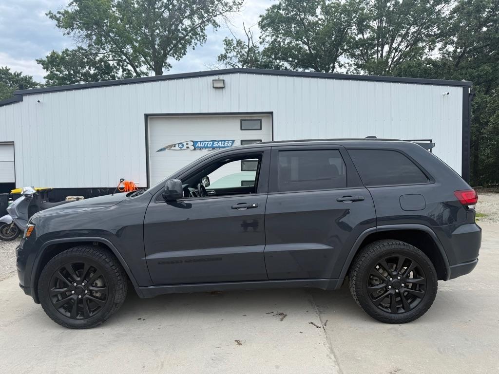 Jeep Grand Cherokee Laredo 4WD 2017