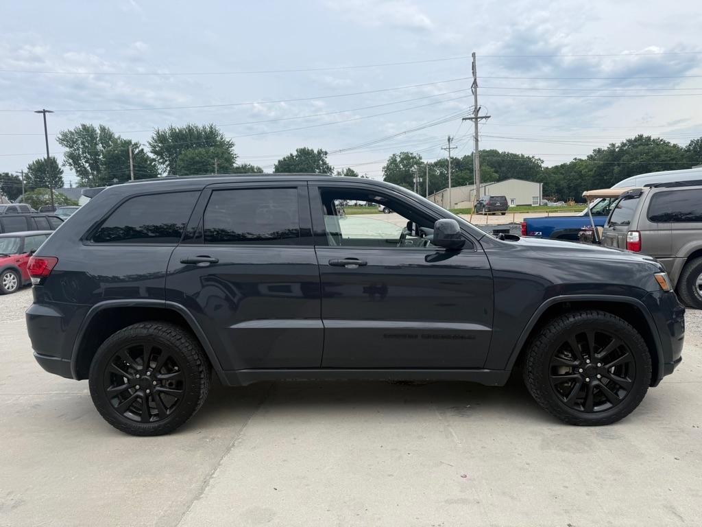 Jeep Grand Cherokee Laredo 4WD 2017