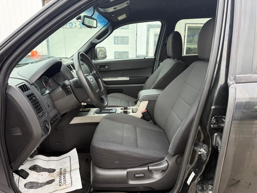 Ford Escape XLT FWD 2011