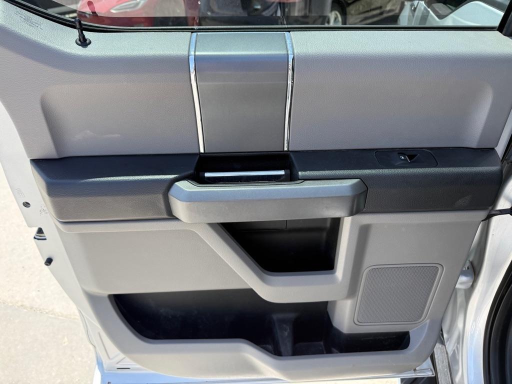 Ford F-150 XL SuperCrew 5.5-ft. Bed 4WD 2016