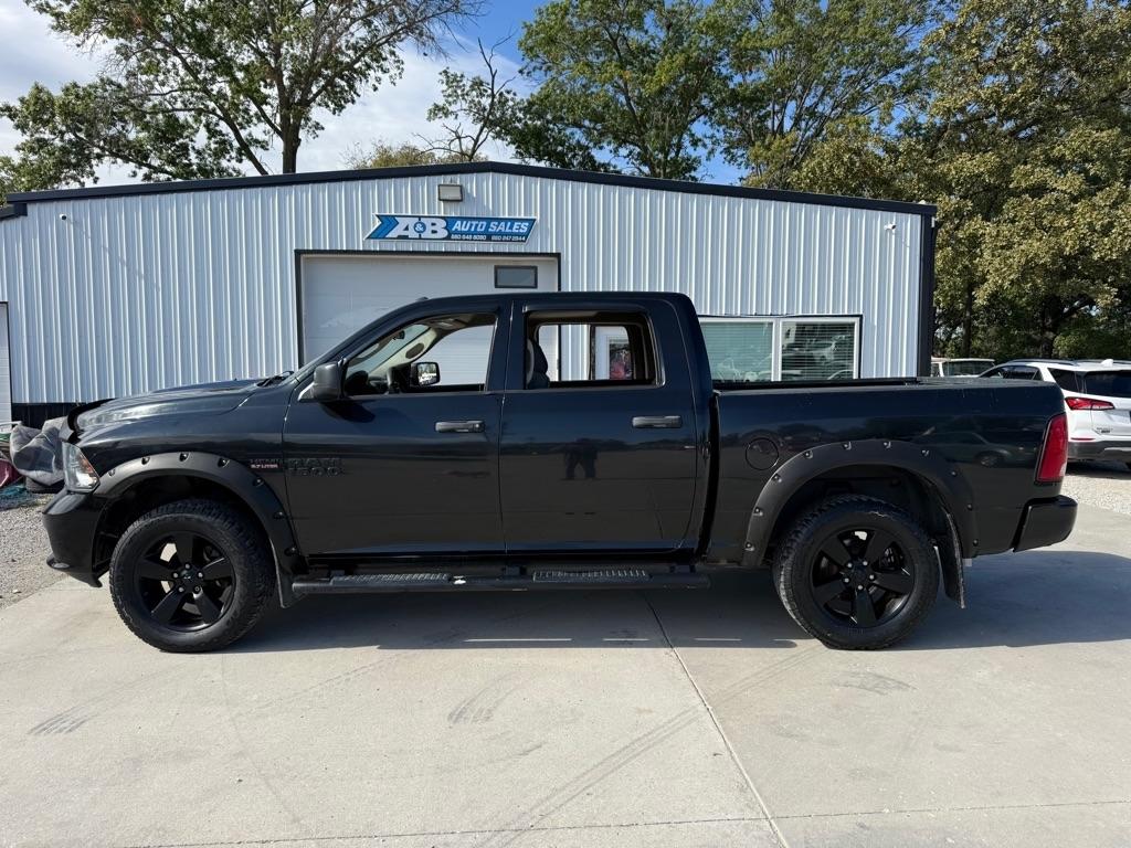 RAM 1500 Tradesman Crew Cab SWB 4WD 2017