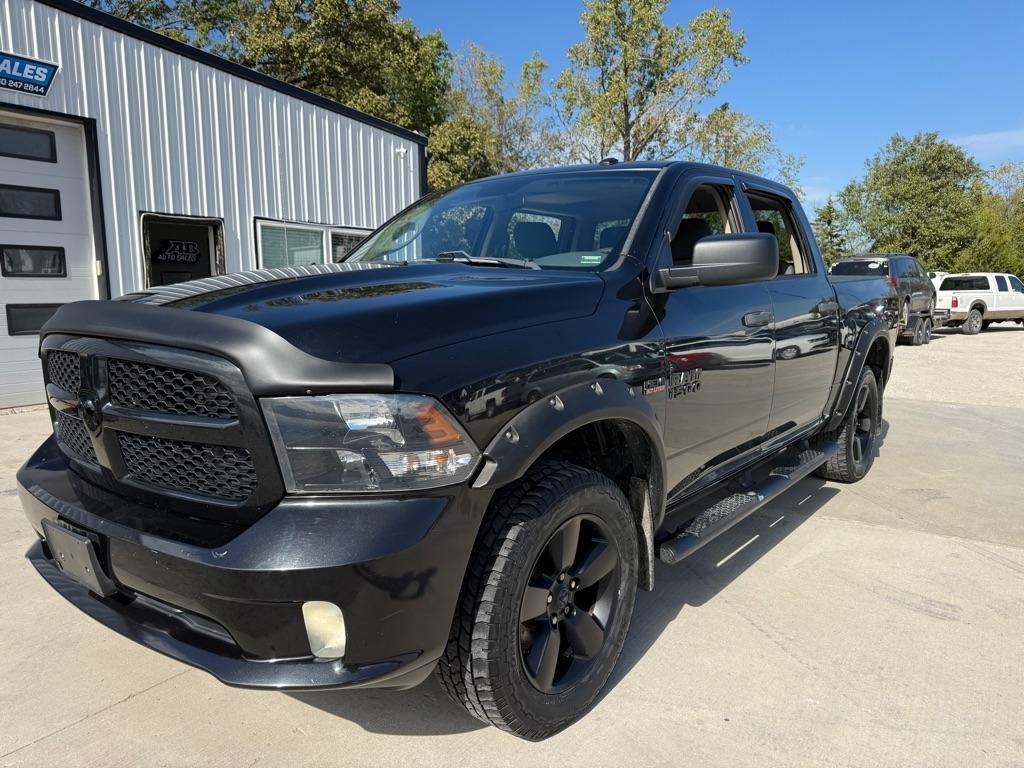 RAM 1500 Tradesman Crew Cab SWB 4WD 2017