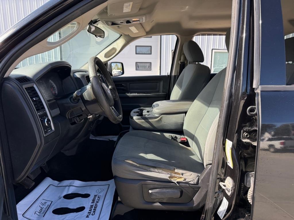 RAM 1500 Tradesman Crew Cab SWB 4WD 2017