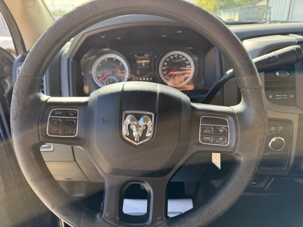 RAM 1500 Tradesman Crew Cab SWB 4WD 2017