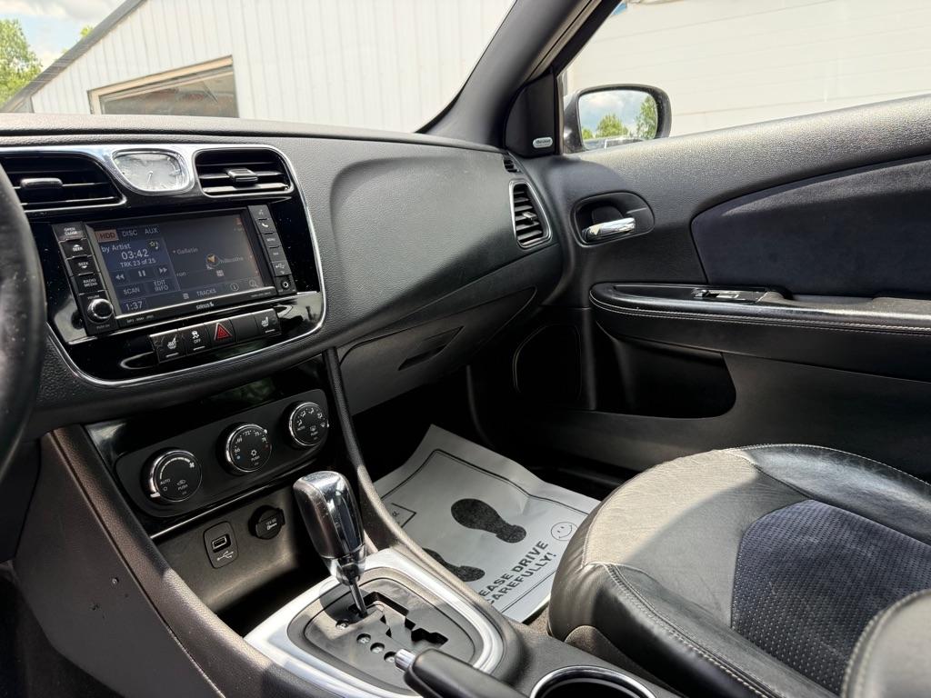 Chrysler 200 Limited 2013