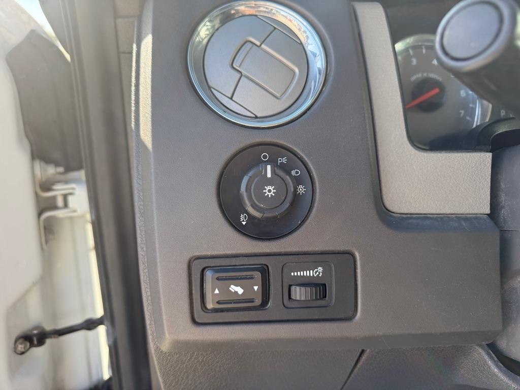 Ford F-150 XL SuperCrew 5.5-ft. Bed 4WD 2010