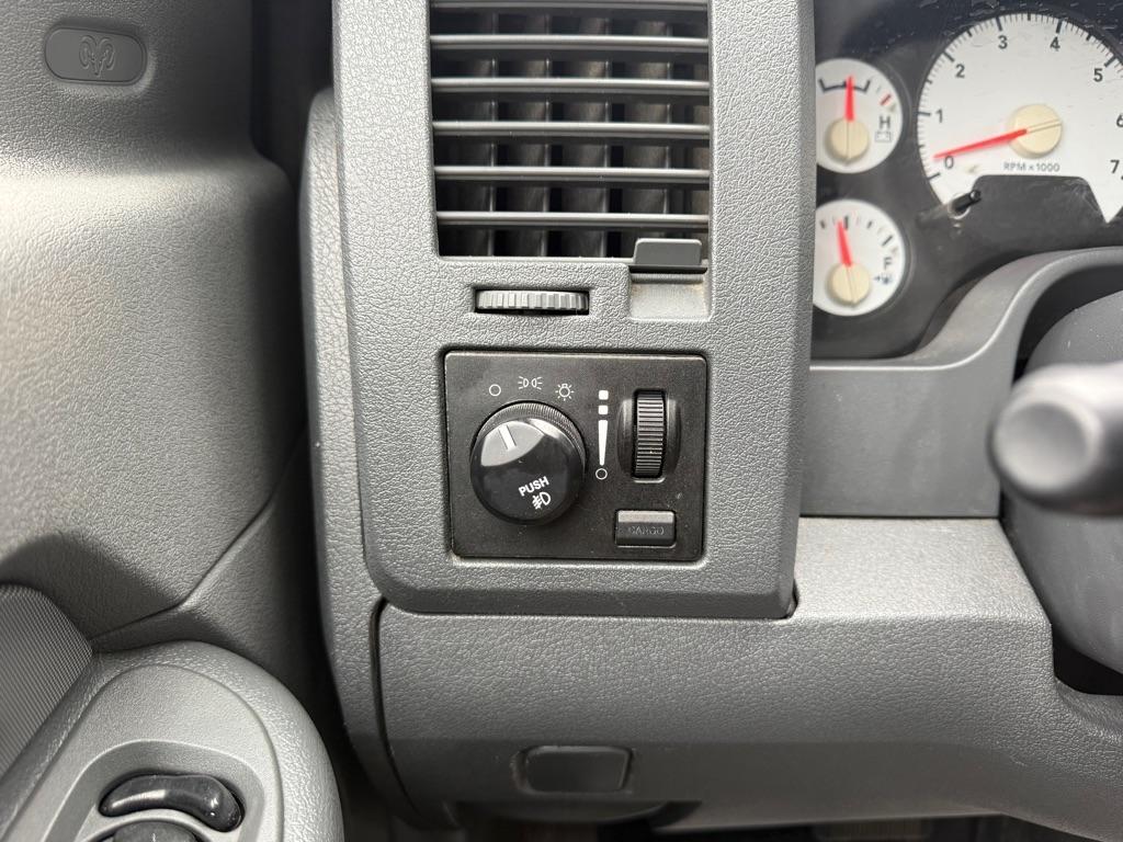 Dodge Ram 1500 ST Quad Cab 2WD 2006