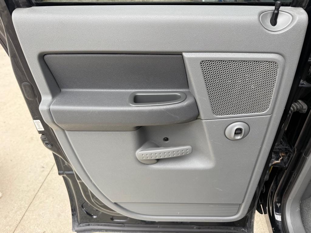 Dodge Ram 1500 ST Quad Cab 2WD 2006