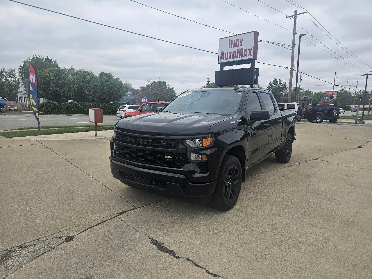 Chevrolet Silverado 1500 Custom Crew Cab 4WD 2023